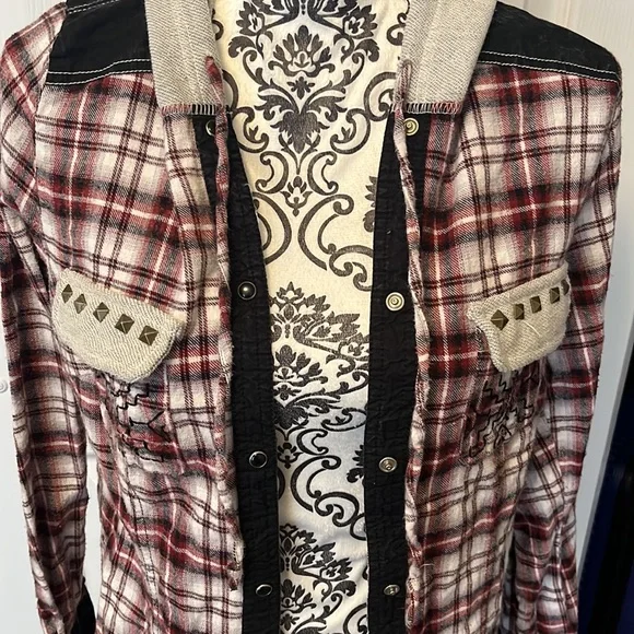 Buckle BKE Eased Hooded Button Down - Picture 6 of 12